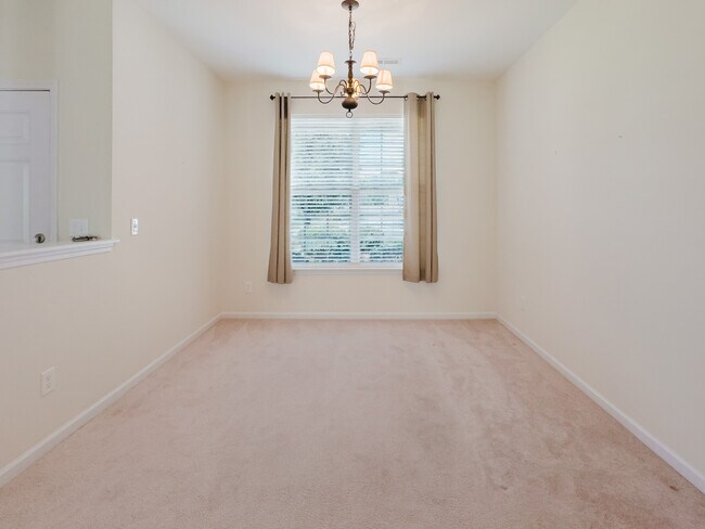 Building Photo - 3835 Raintree Dr