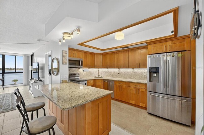 Building Photo - 7100 Sunshine Skyway Ln S