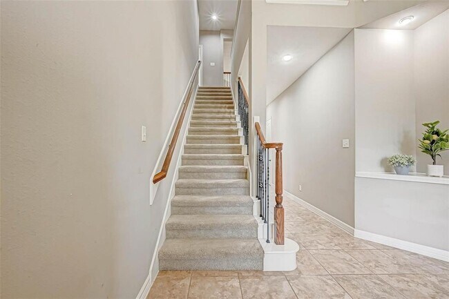 Building Photo - 27827 Hunters Rock Ln