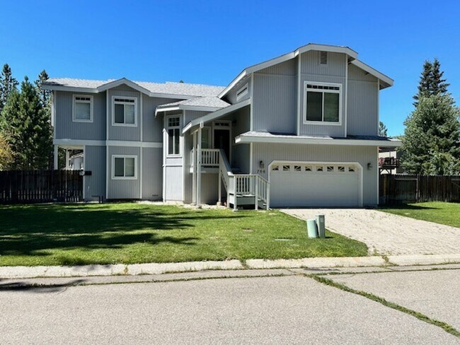 Building Photo - Large and lovely 3Bd home in the Tahoe Keys!! Call me today to view!