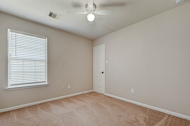 Building Photo - 22138 Orchard Dale Dr