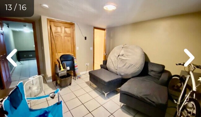 Building Photo - 9/1 Unique 6BR/4BA townhouse w/tons of space!