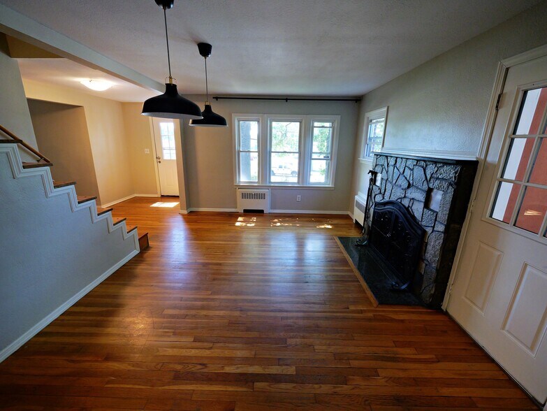 Building Photo - 1026 Springfield St