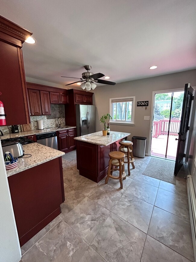 Building Photo - 42 Ella St