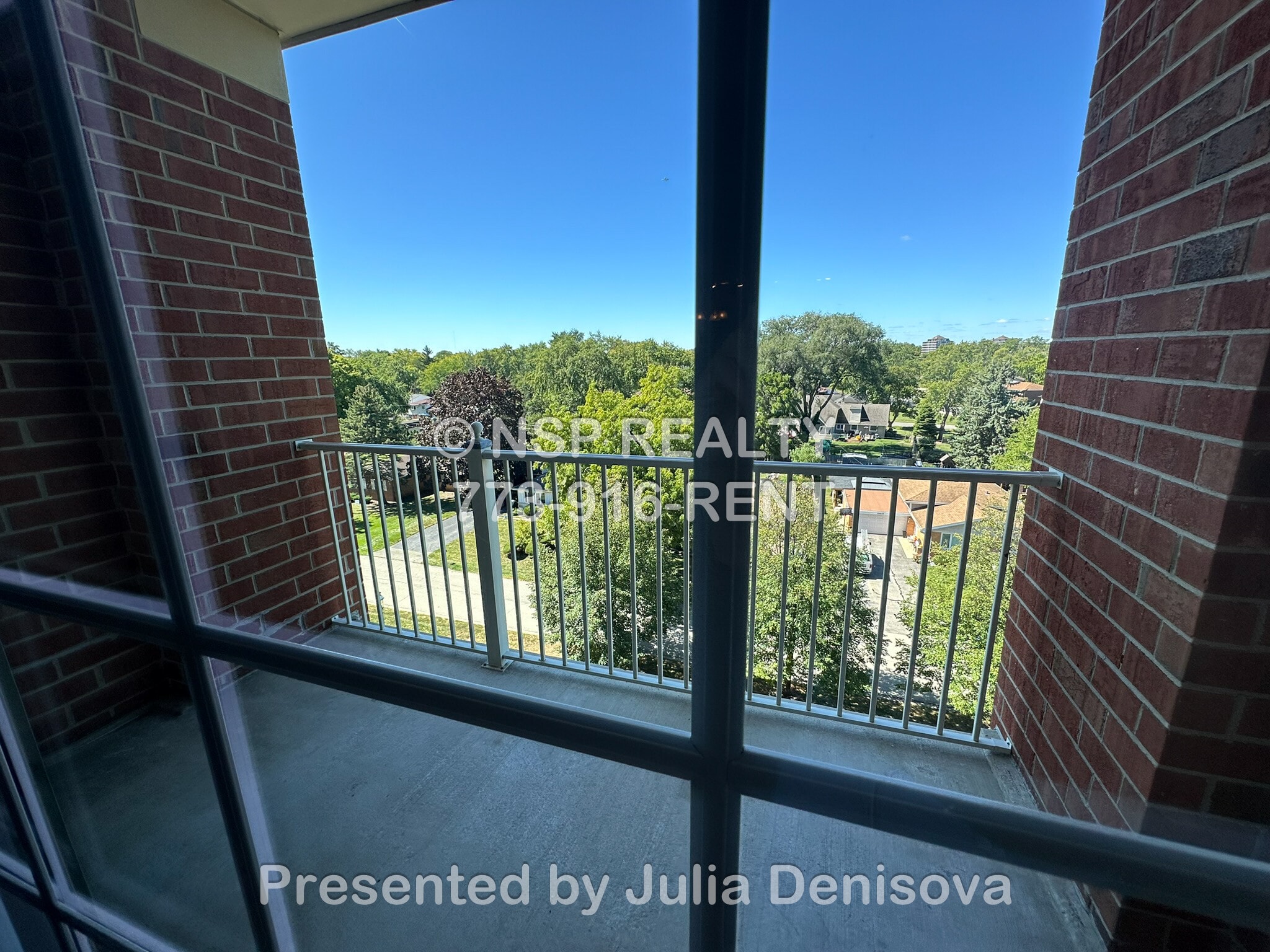 Building Photo - 1 Itasca Pl