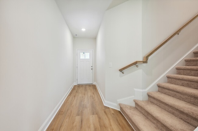 Building Photo - 109 Alluvium Ln