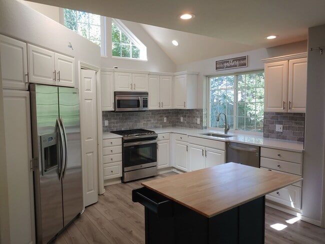 Building Photo - Executive Four Bedroom Home in Post Falls