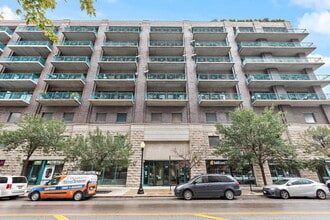 Building Photo - 910 W Madison St