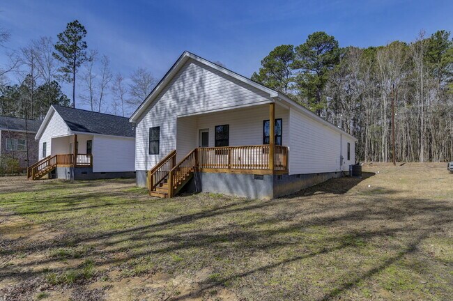 Building Photo - 32 Roberson St