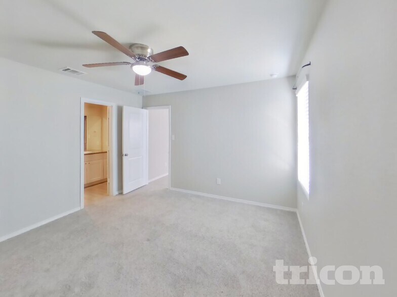 Building Photo - 13722 Dariens Path