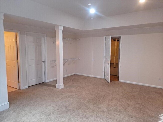 Building Photo - 2431 Coosawattee Dr NE