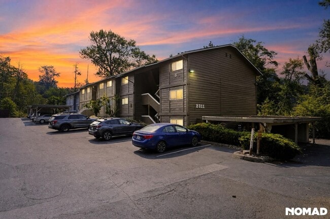 Building Photo - 2311 Kent Des Moines Rd