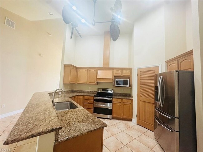 Building Photo - 7930 Sandelwood Cir W