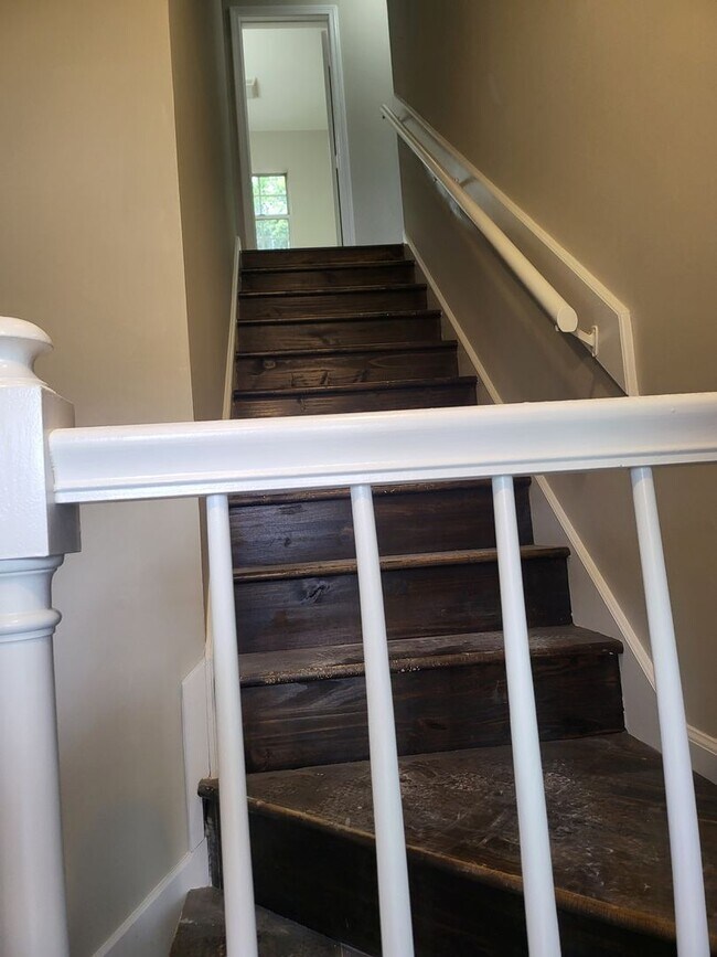 Building Photo - Large two-story colonial style home, Antioch