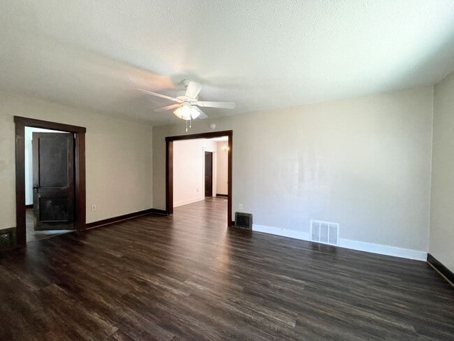Building Photo - 2 Bed In Great Location