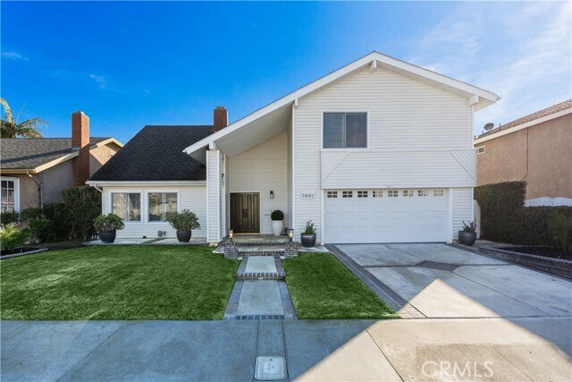 Building Photo - 9882 Kings Canyon Dr