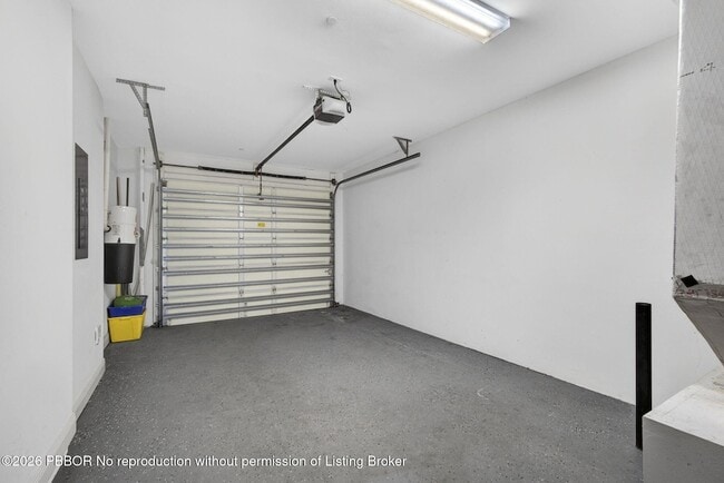 Building Photo - 803 del Sol Cir