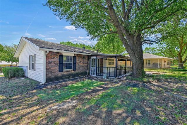 Building Photo - 746 Hillside Dr