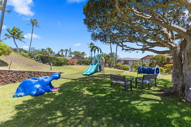 Building Photo - Pet Friendly Pearl City Townhouse with A/C