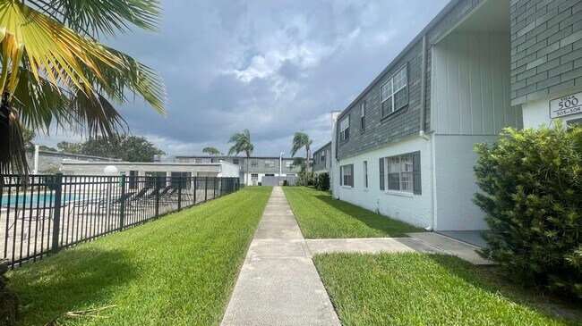 Building Photo - 1000 S Semoran Blvd