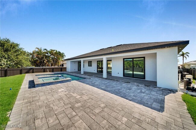Building Photo - 436 NW 38th Ave