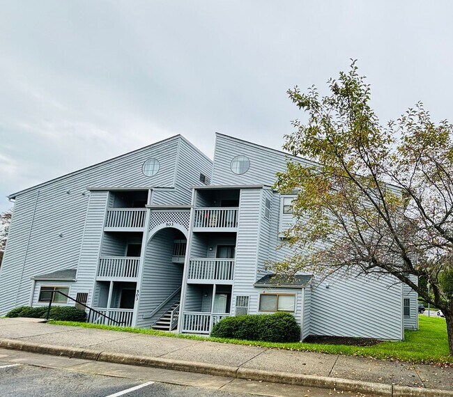 Building Photo - 503 Sunridge Dr