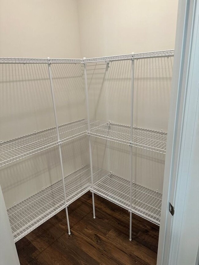 Building Photo - Gourgeous Brand New 4 bedroom Home near Lake Norman