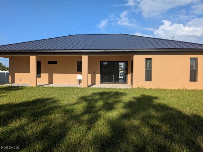 Building Photo - 1034 Chauncey Ave