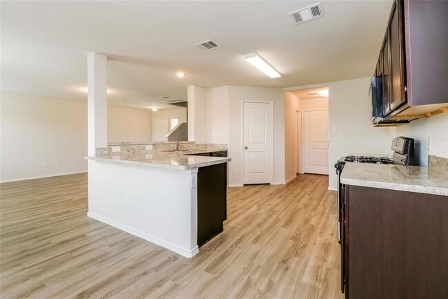 Building Photo - 25388 Claremont Hills Ln