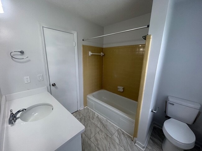 Building Photo - 7513 Mountainbrook Dr