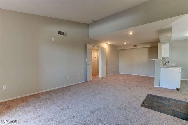 Building Photo - 1150 N Buffalo Dr