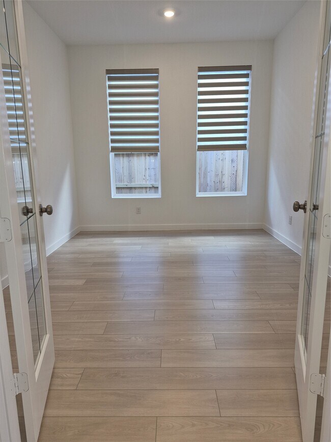 Building Photo - 31007 Golden Felipe St