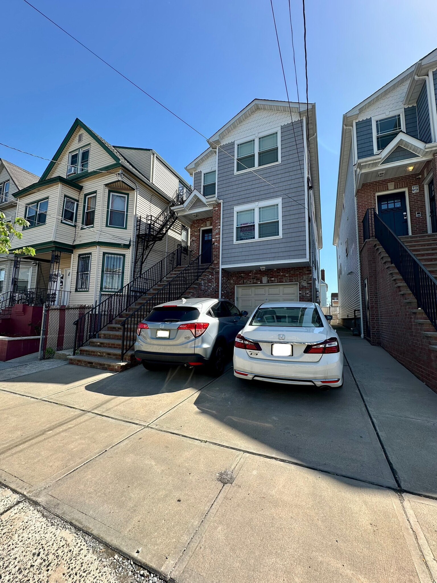 Building Photo - 942 Flora St