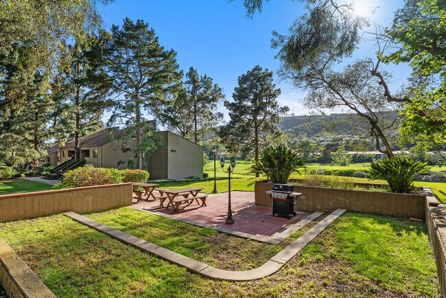Building Photo - 31461 E Nine Dr