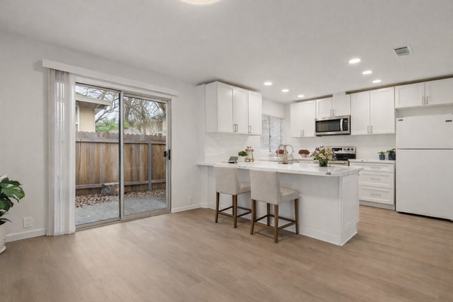 Building Photo - Spacious Renovated 3-Bedroom Home in a Highly Desirable Community