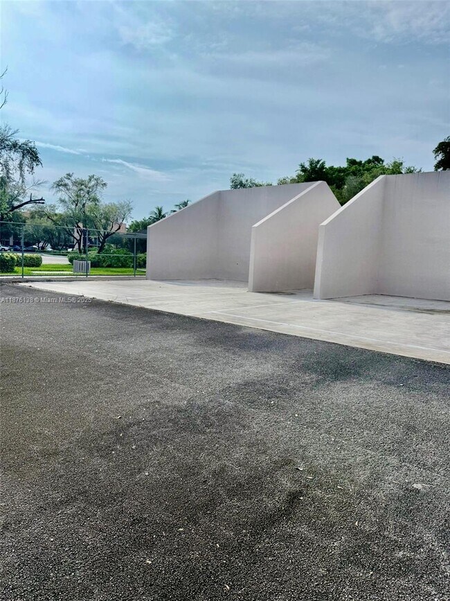 Building Photo - 8420 SW 133rd Avenue Rd