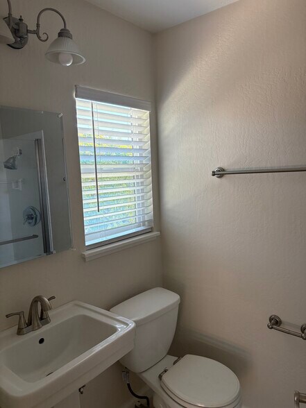Building Photo - 2183 San Antonio Pl