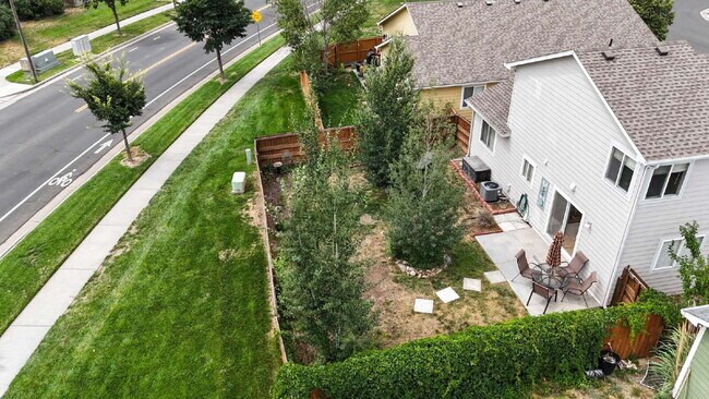 Building Photo - Spacious 3-Bed,2.5-Bath Home with Fenced Yard