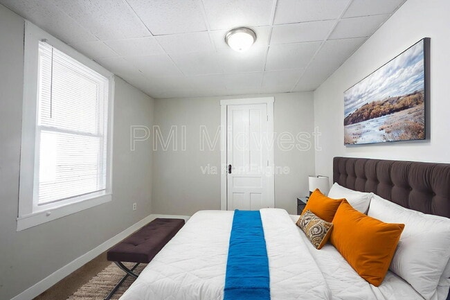 Building Photo - 411 S East St