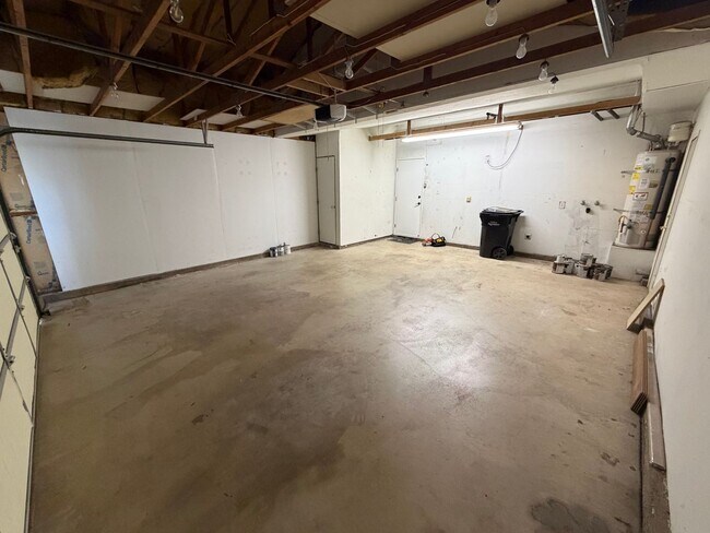 Building Photo - 3 Bedroom | 2 Bathroom | Single-Family Home in Sacramento