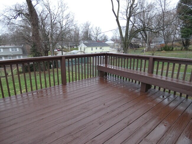 Building Photo - Beautiful Updated Home in North Kansas City School District!