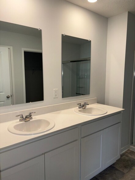 Building Photo - 7055 Blackmer Ridge Blvd