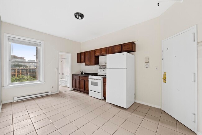 Building Photo - 207 15th St