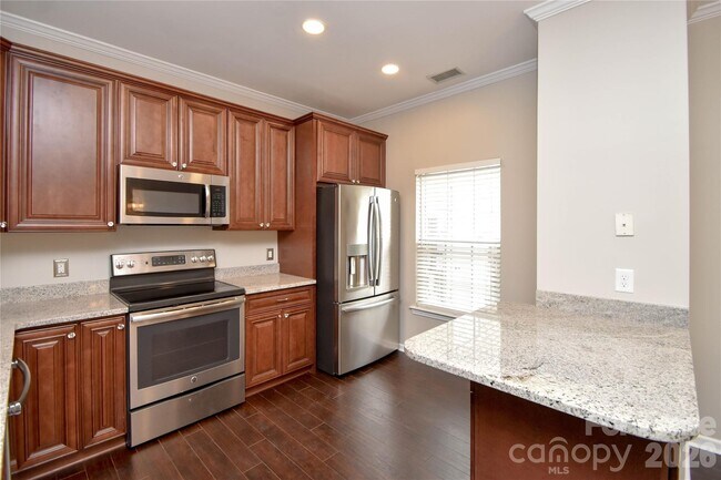 Building Photo - 3148 Mannington Dr