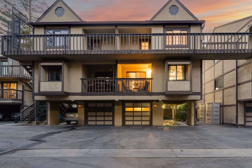 Building Photo - 1122 Brewster Ave