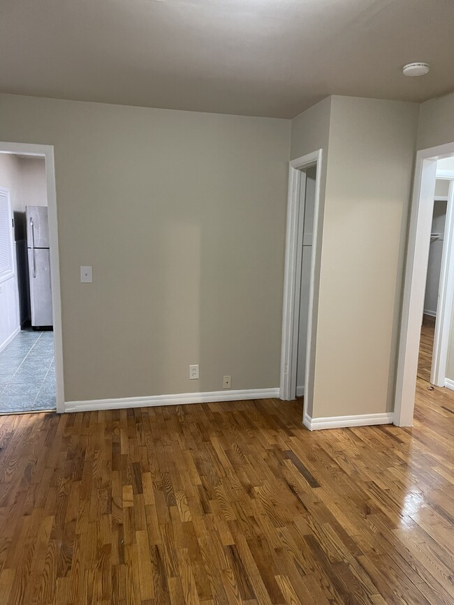 Building Photo - 2501 Edgewood Dr