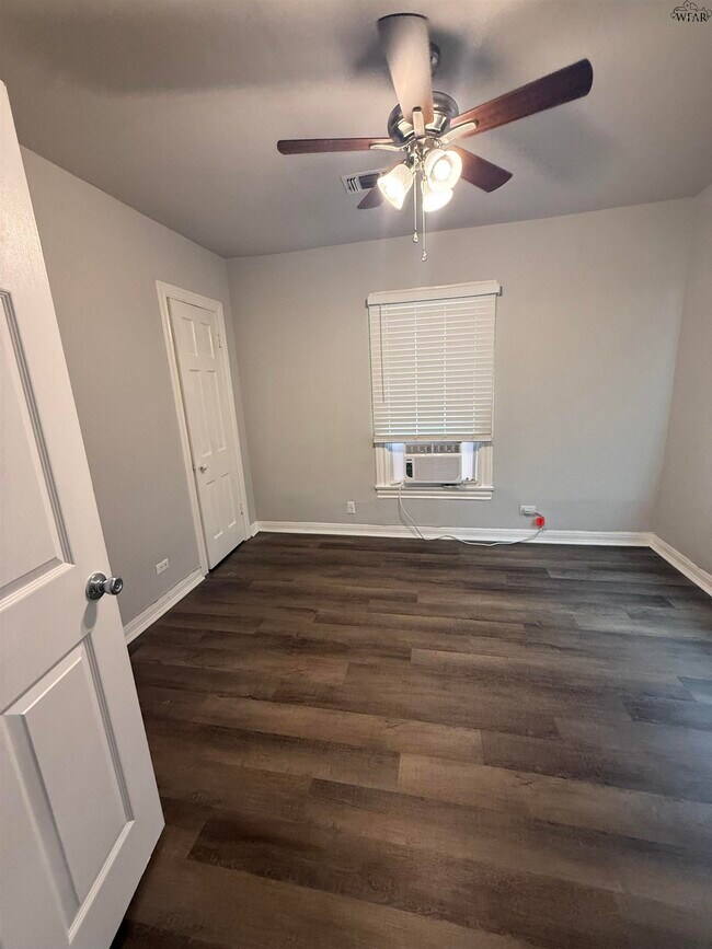 Building Photo - 3102 Ave K