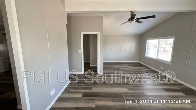 Building Photo - 738 Swan Dr