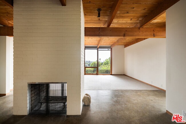 Primary Photo - 2020 Mayview Dr