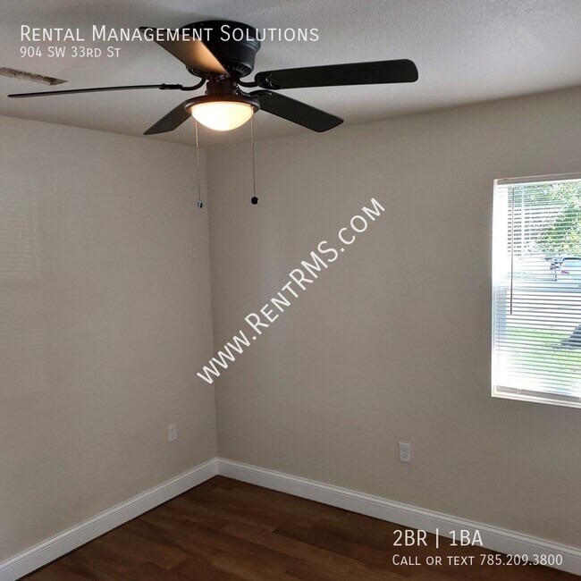 Building Photo - 904 SW 33rd St